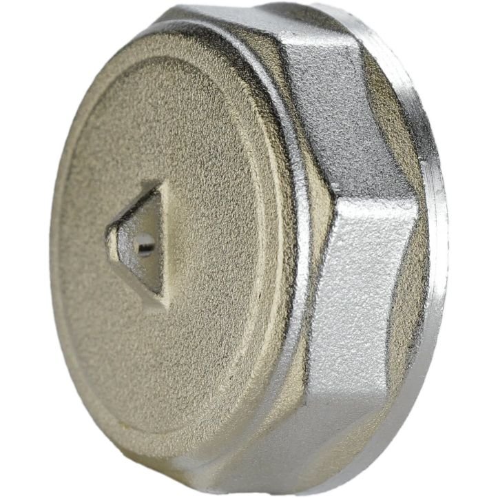 Заглушка никелированная 1 1/4″ВР VA, штампованная с контрольным отверстием А1010Ако(нк)